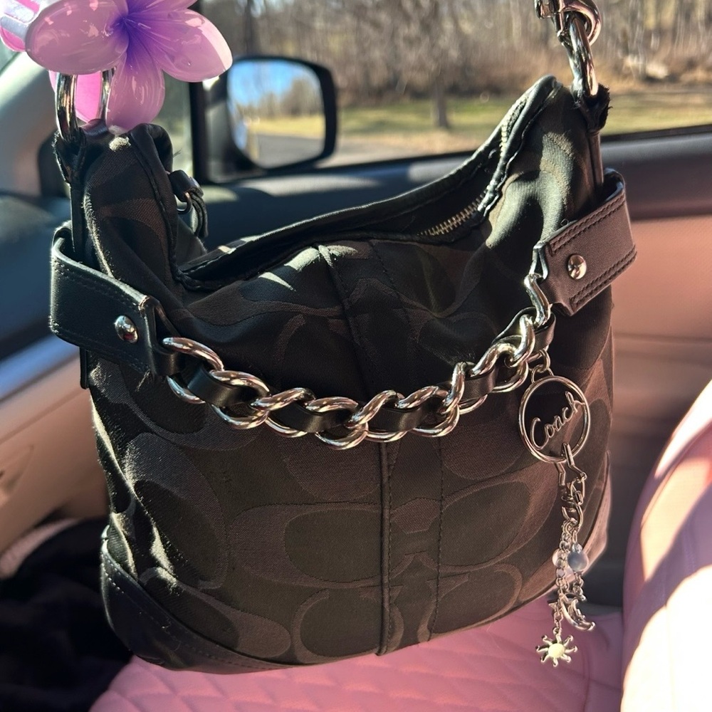 Coach Black Shoulder Bag chained - Picture 3 of 9